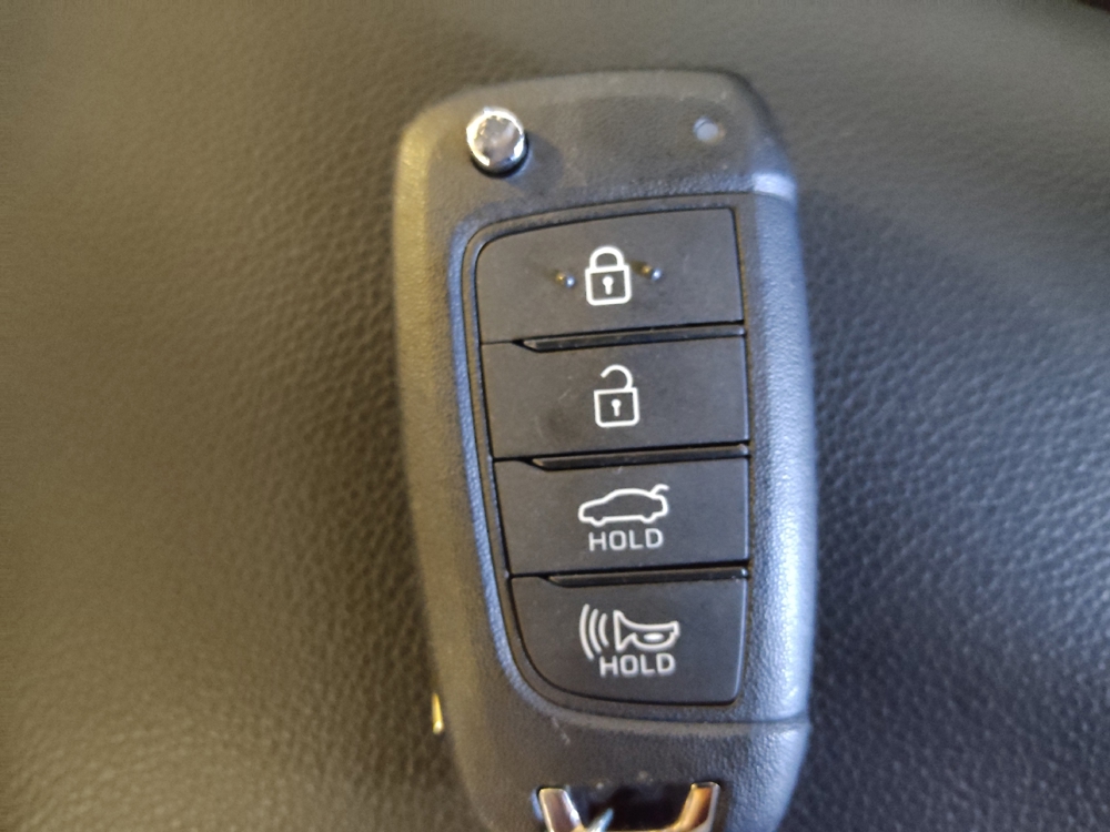2025 Hyundai Elantra SE - Photo 25
