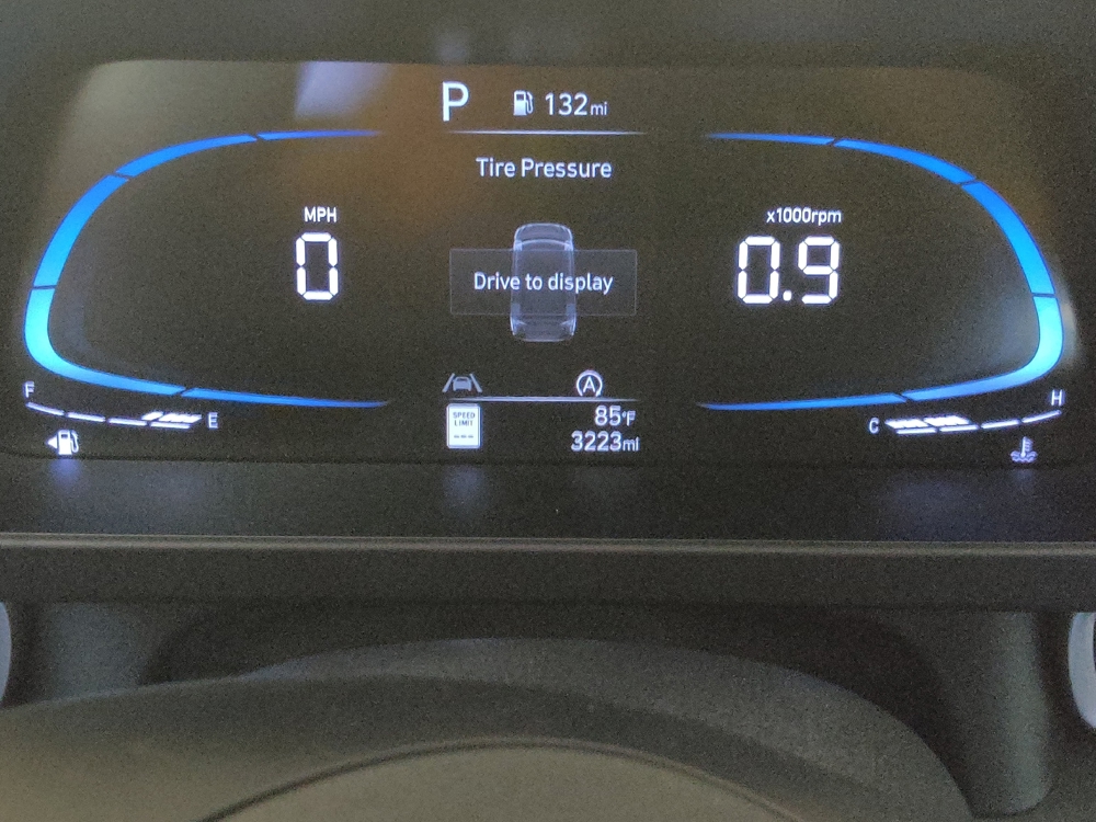 2025 Hyundai Elantra SE - Photo 18
