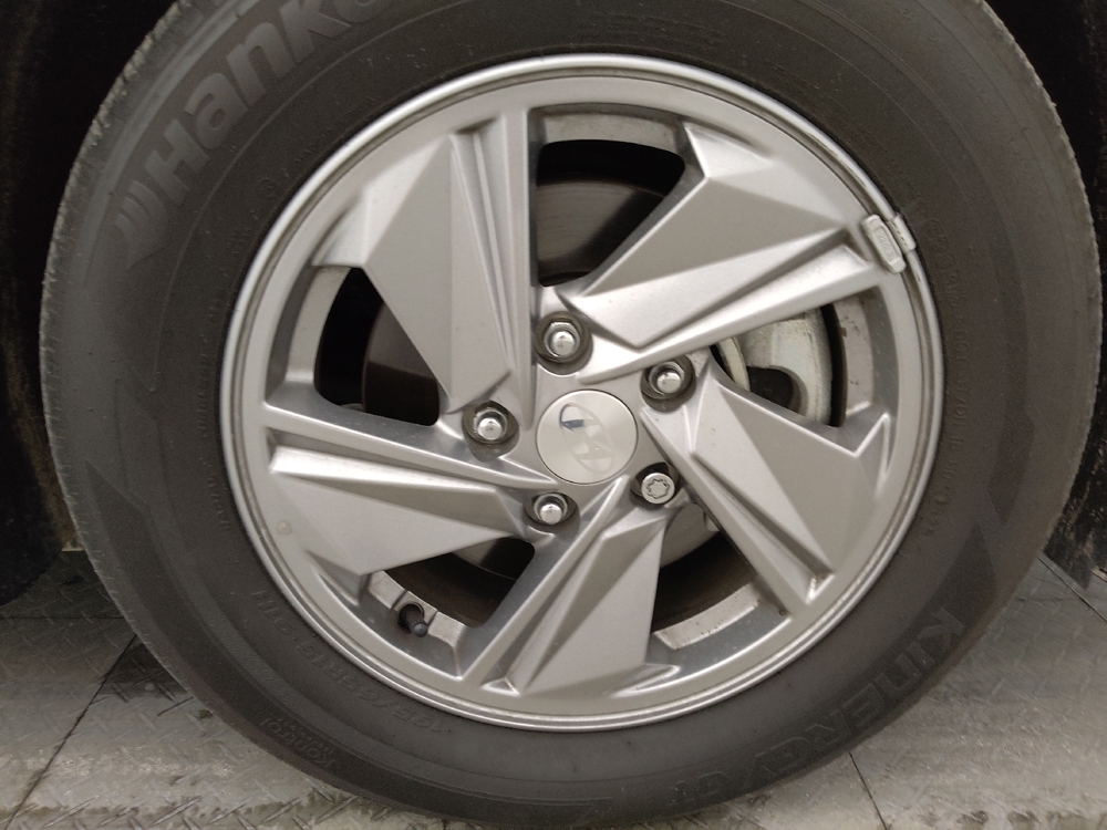2025 Hyundai Elantra SE - Photo 24