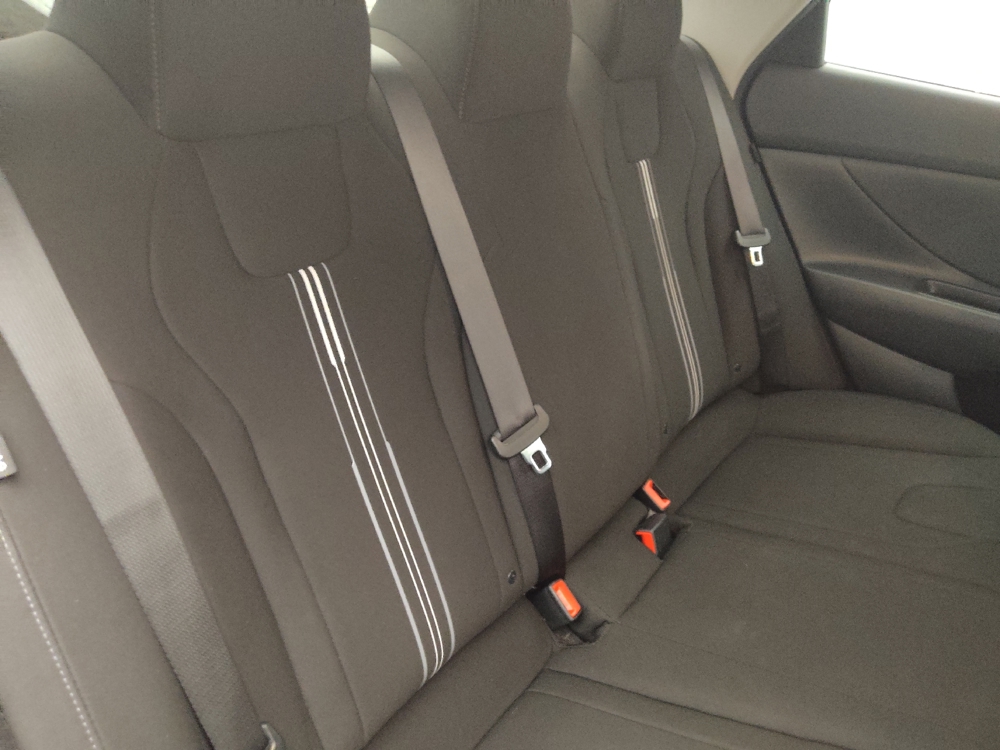 2024 Hyundai Elantra Blue - Photo 15