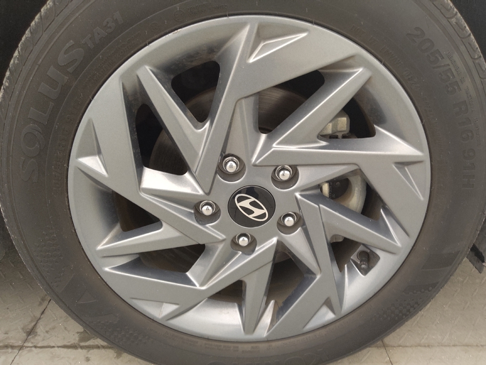 2024 Hyundai Elantra Blue - Photo 24