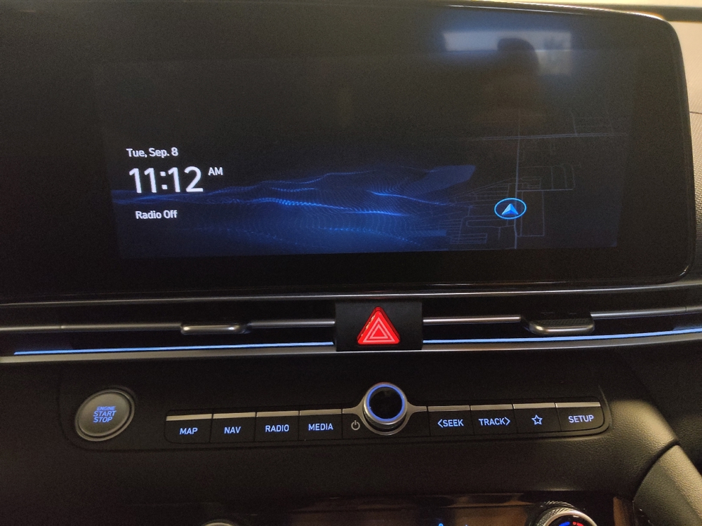 2024 Hyundai Elantra Blue - Photo 19