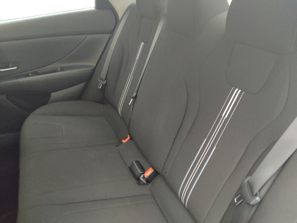 2024 Hyundai Elantra Blue - Photo 14