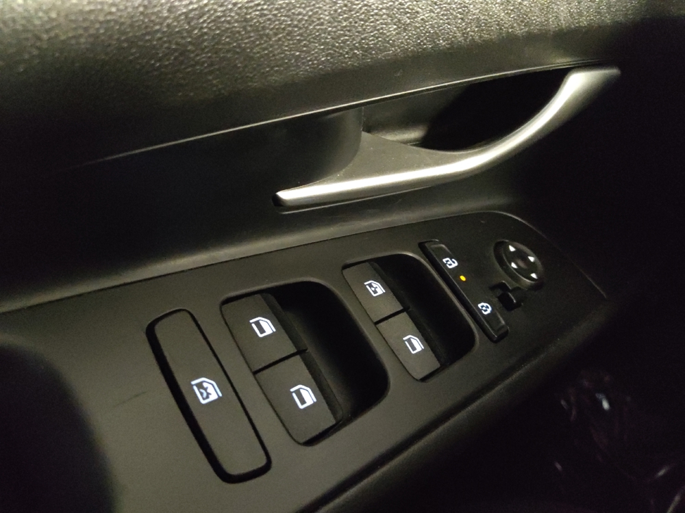 2024 Hyundai Elantra Blue - Photo 21