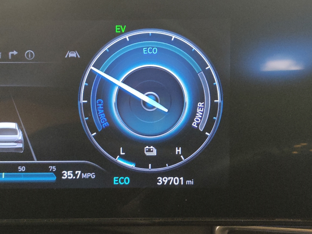 2024 Hyundai Elantra Blue - Photo 18