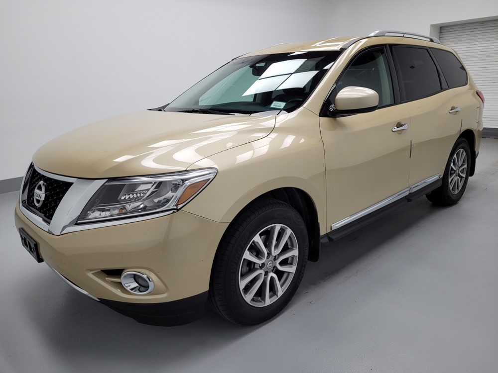 Used 2013 Nissan Pathfinder Driver Front Bumper