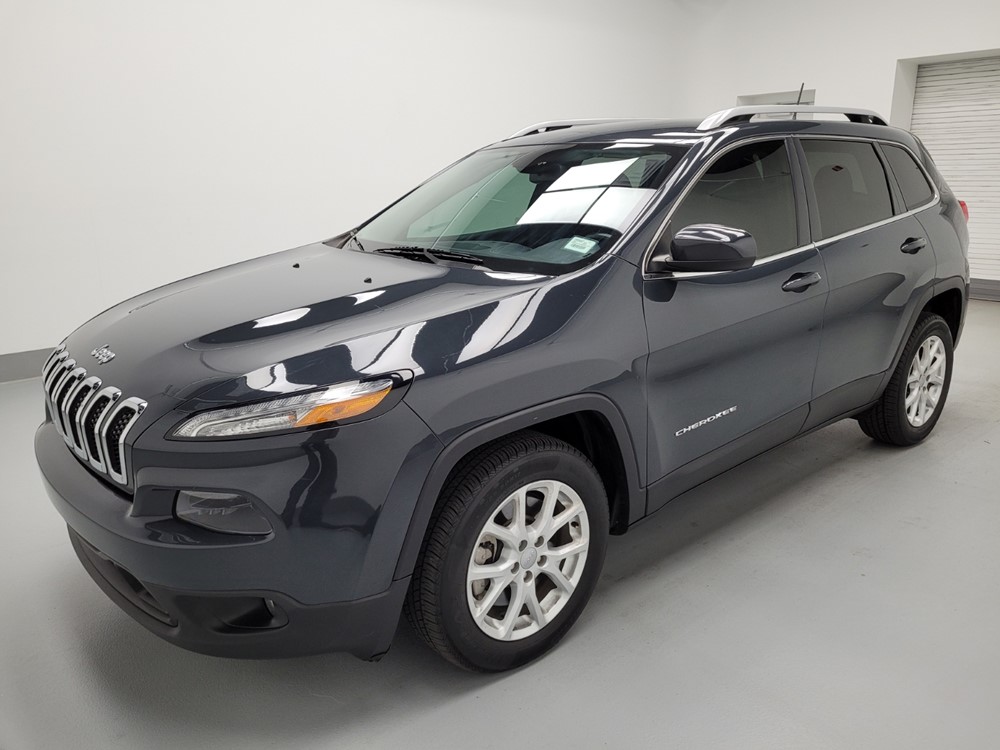 Used 2018 Jeep Cherokee Driver Front Bumper