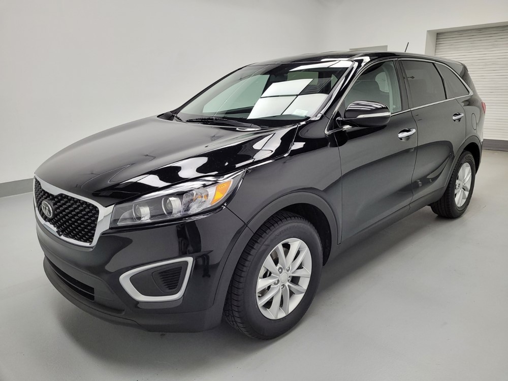 Used 2017 Kia Sorento Driver Front Bumper
