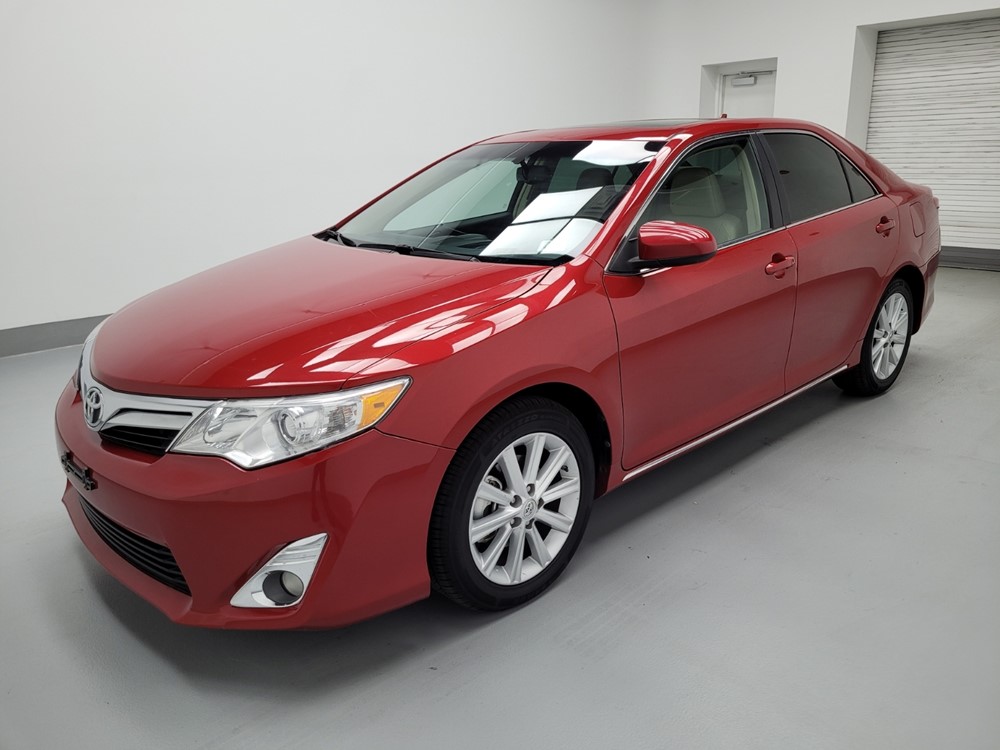 Used 2014 Toyota Camry Driver Front Bumper