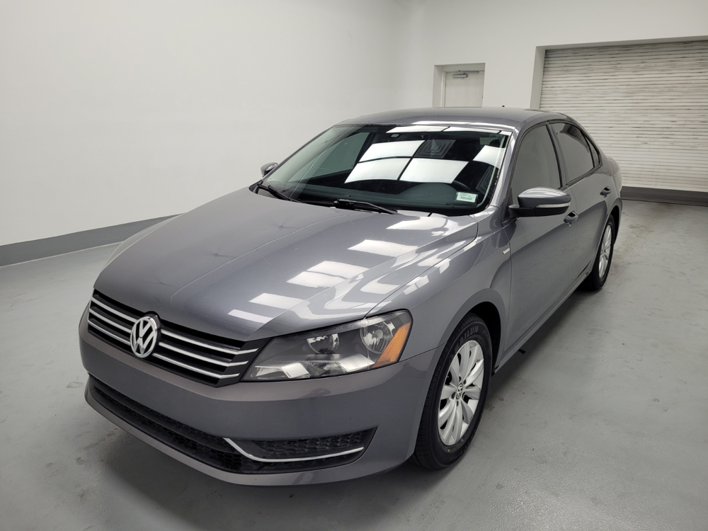 Used 2014 Volkswagen Passat Driver Front Bumper