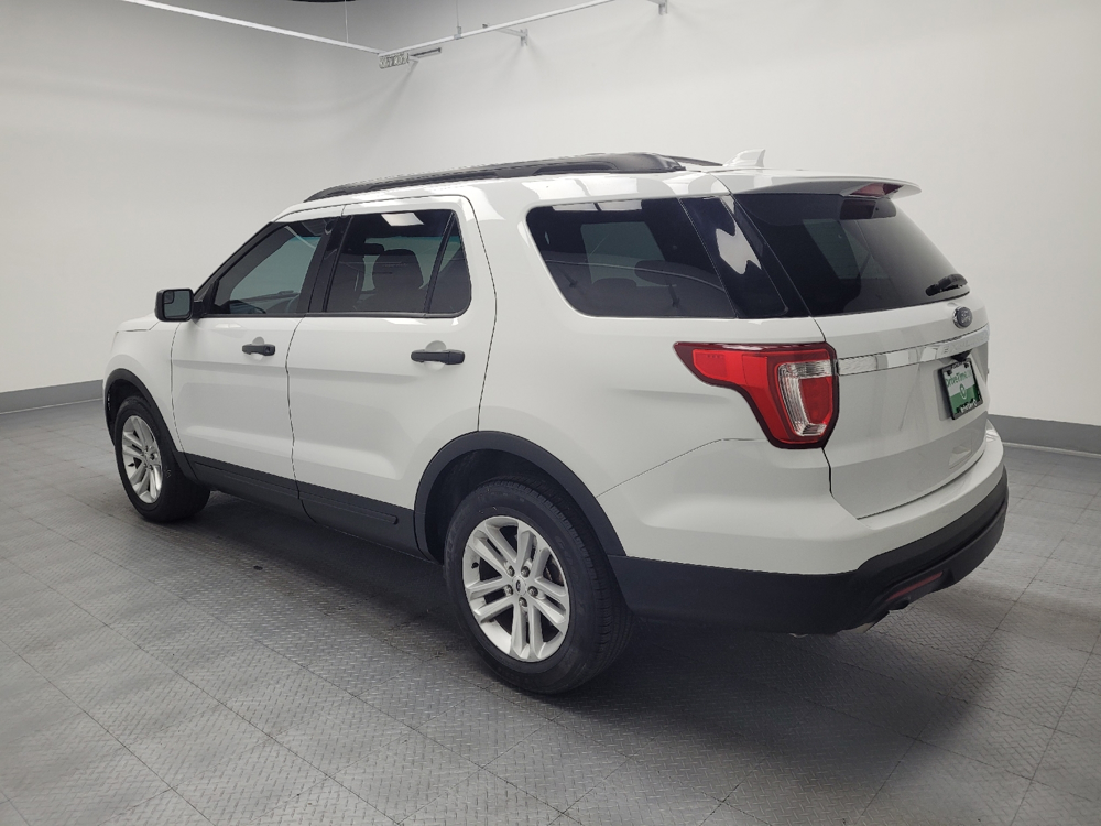 2017 Ford Explorer Base photo 3