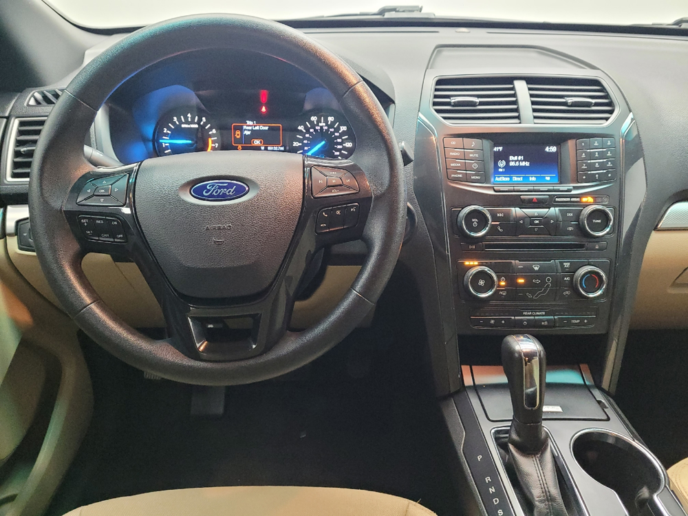 2017 Ford Explorer Base photo 17