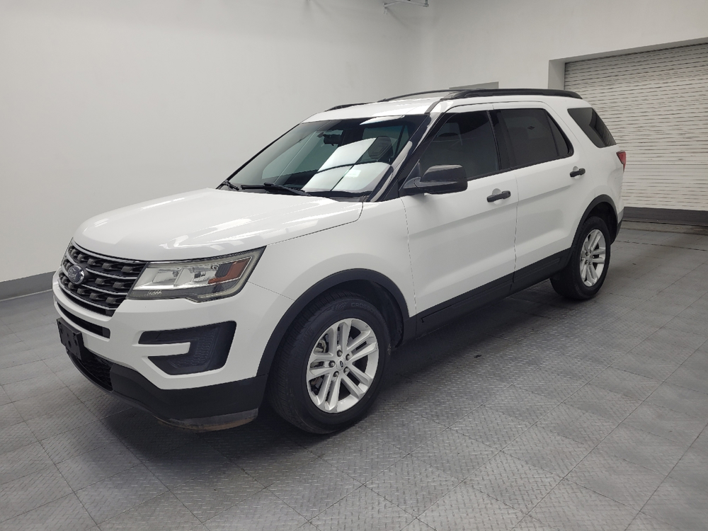 2017 Ford Explorer Base photo 2