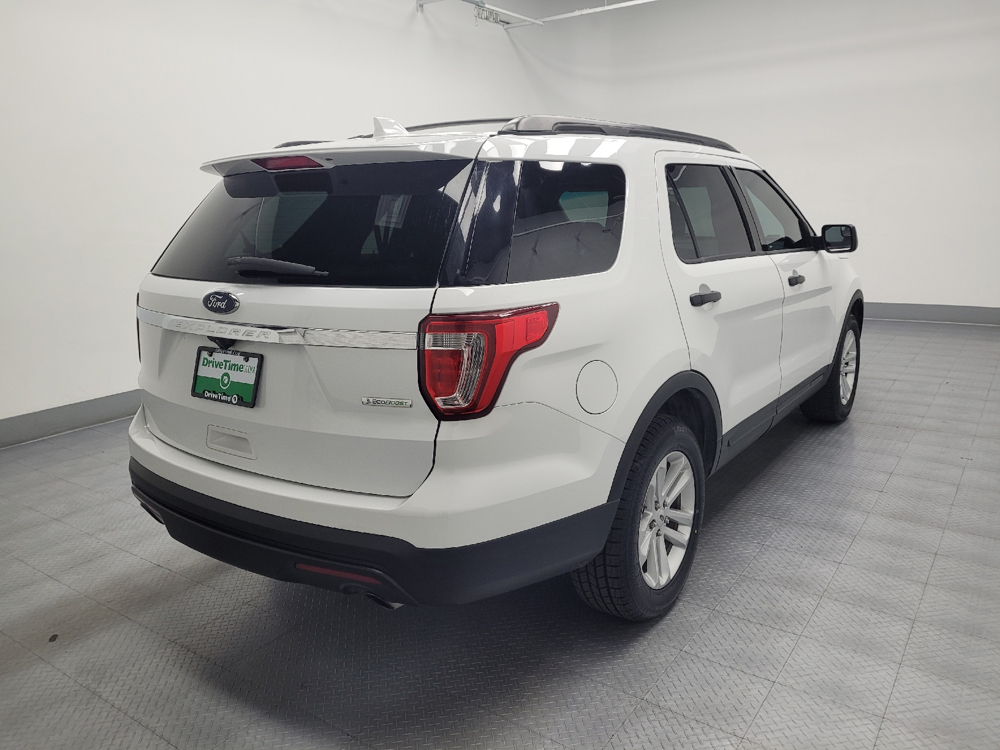 2017 Ford Explorer Base photo 7