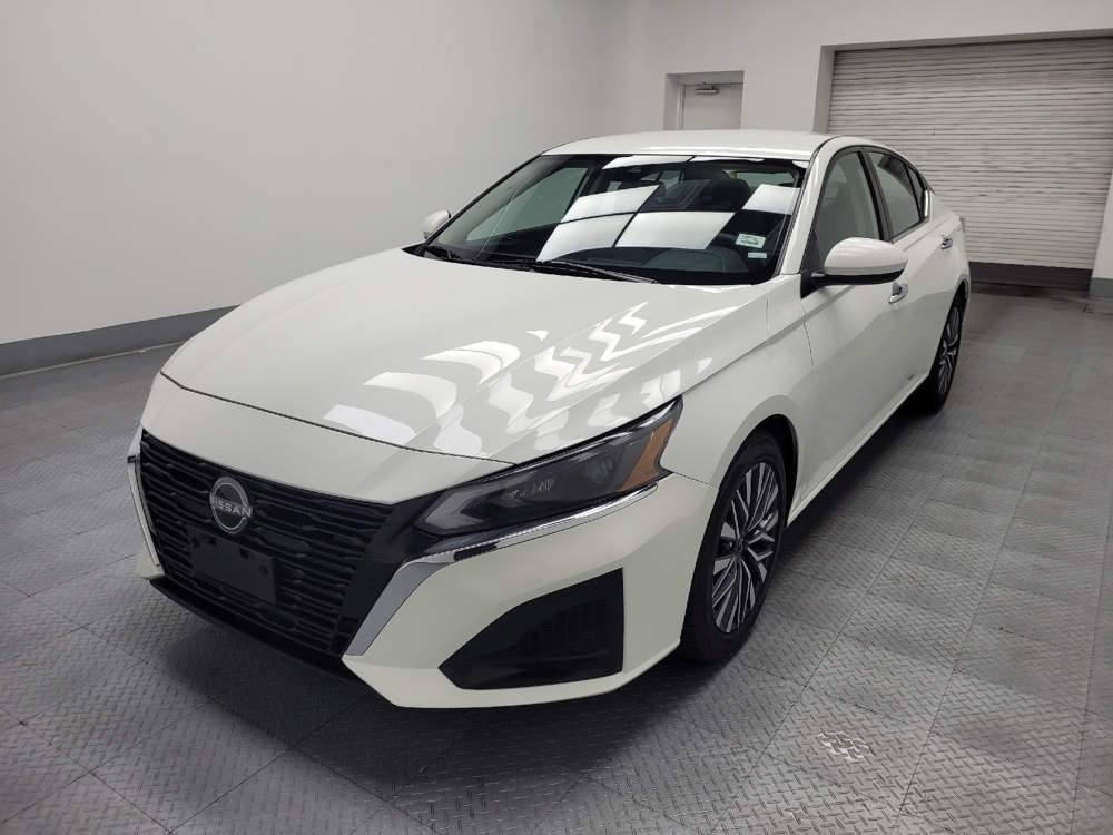 2023 Nissan Altima SV's photo