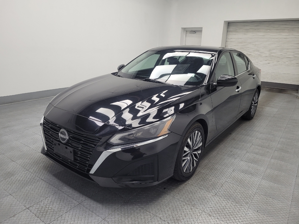 2023 Nissan Altima SV's photo