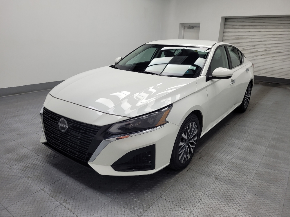 2023 Nissan Altima SV's photo