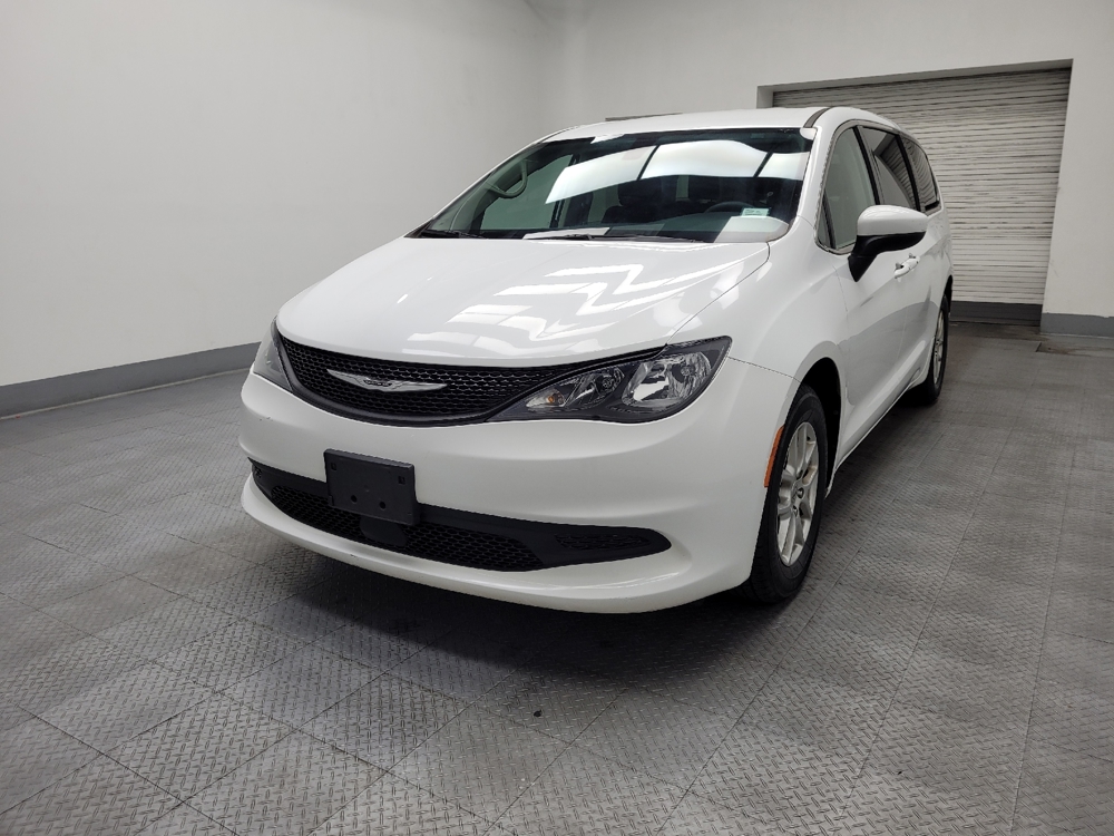 2022 Chrysler Voyager LX