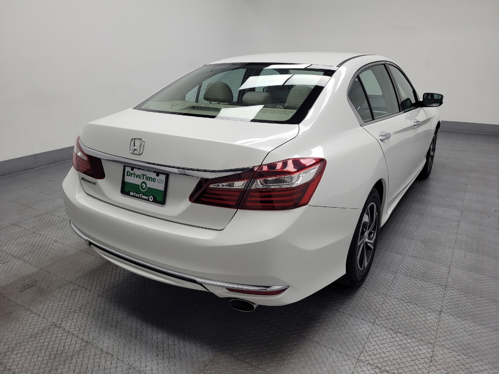 2017 Honda Accord LX - Photo 6