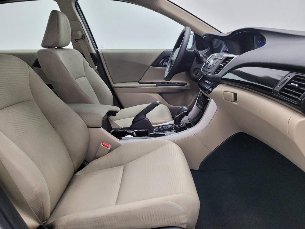 2017 Honda Accord LX - Photo 16