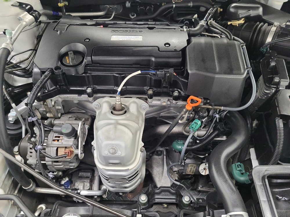 2017 Honda Accord LX - Photo 23