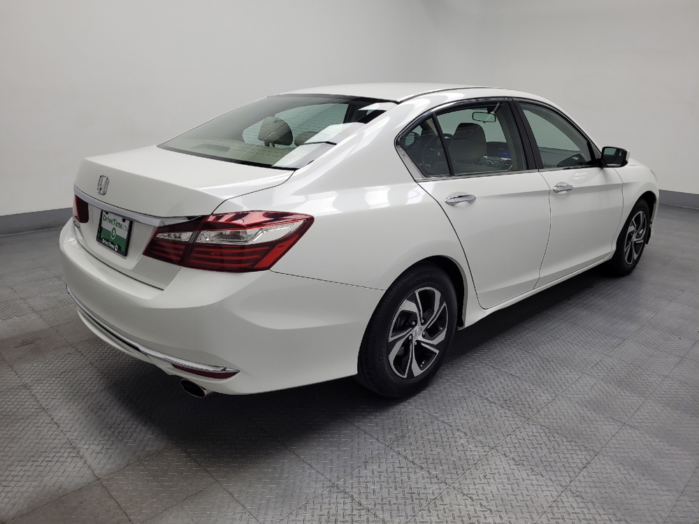 2017 Honda Accord LX - Photo 7