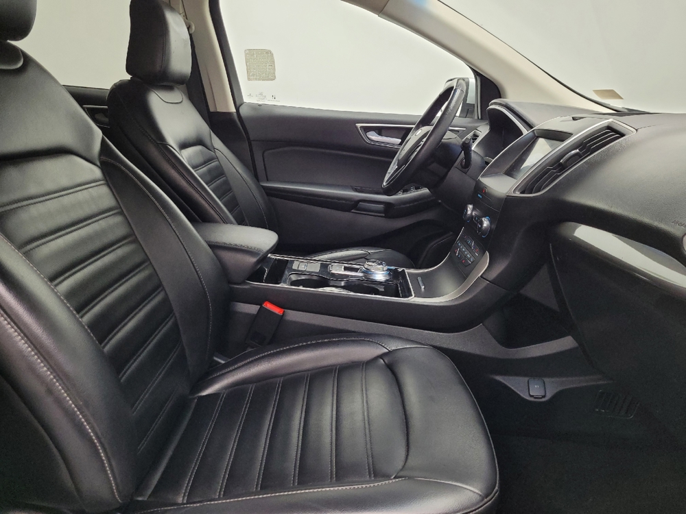 2020 Ford Edge SEL - Photo 16