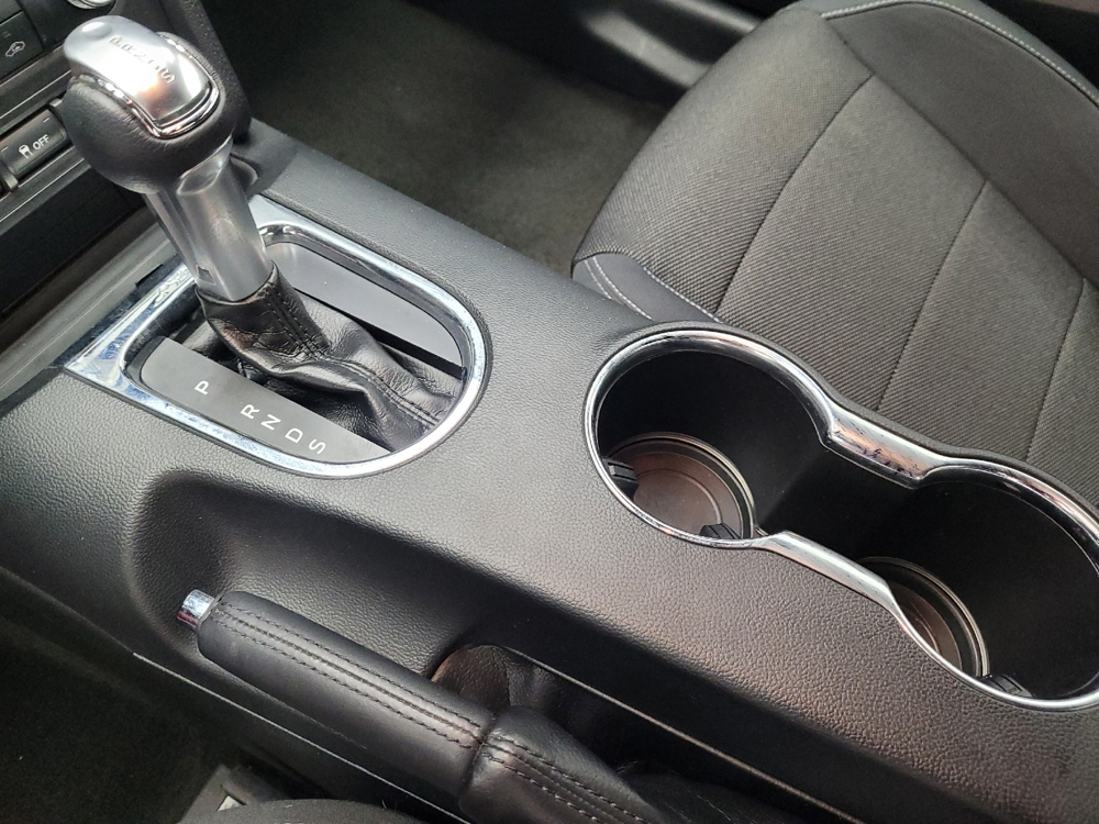 2017 Ford Mustang V6 - Photo 20