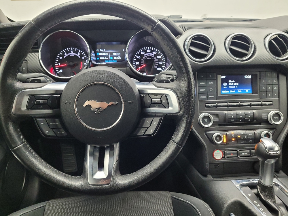 2017 Ford Mustang V6 - Photo 17