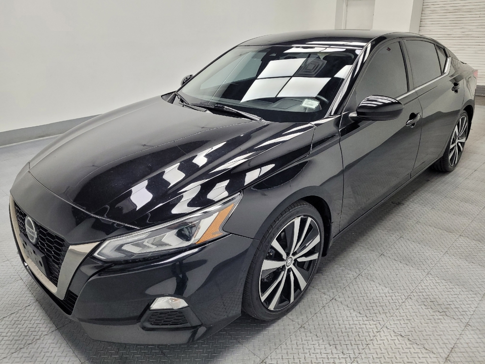 2022 Nissan Altima SR - Photo 9