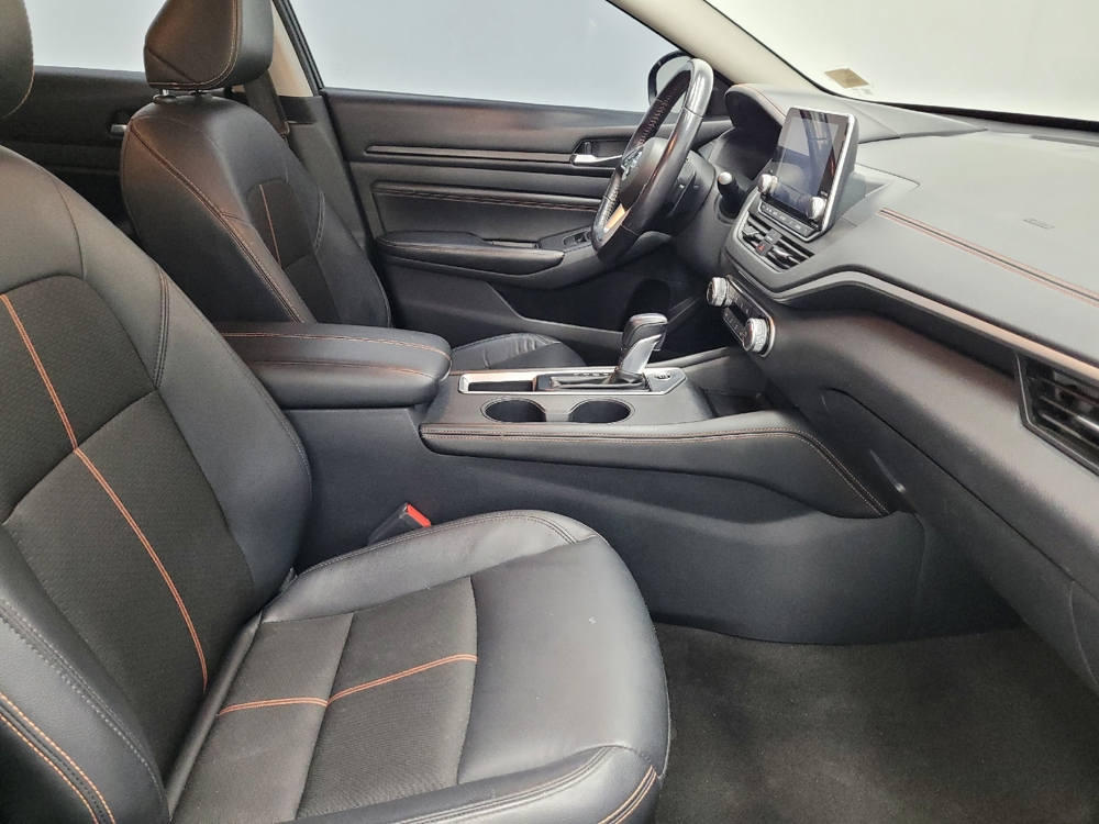 2022 Nissan Altima SR - Photo 16