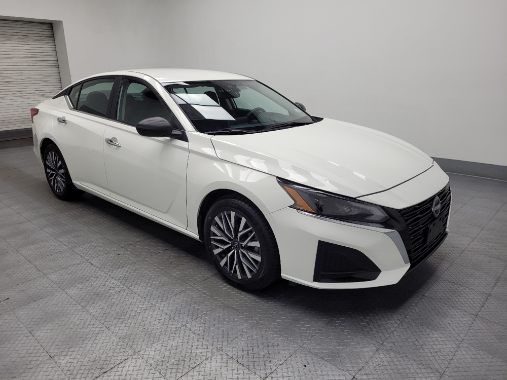 2025 Nissan Altima SV - Photo 9