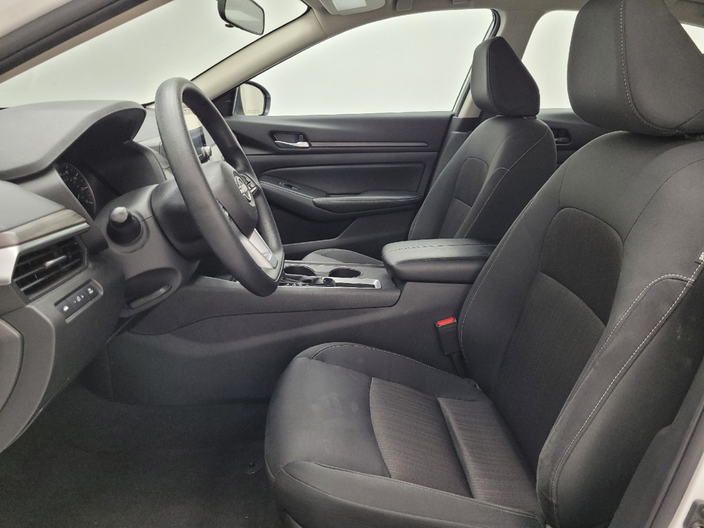 2025 Nissan Altima SV - Photo 13