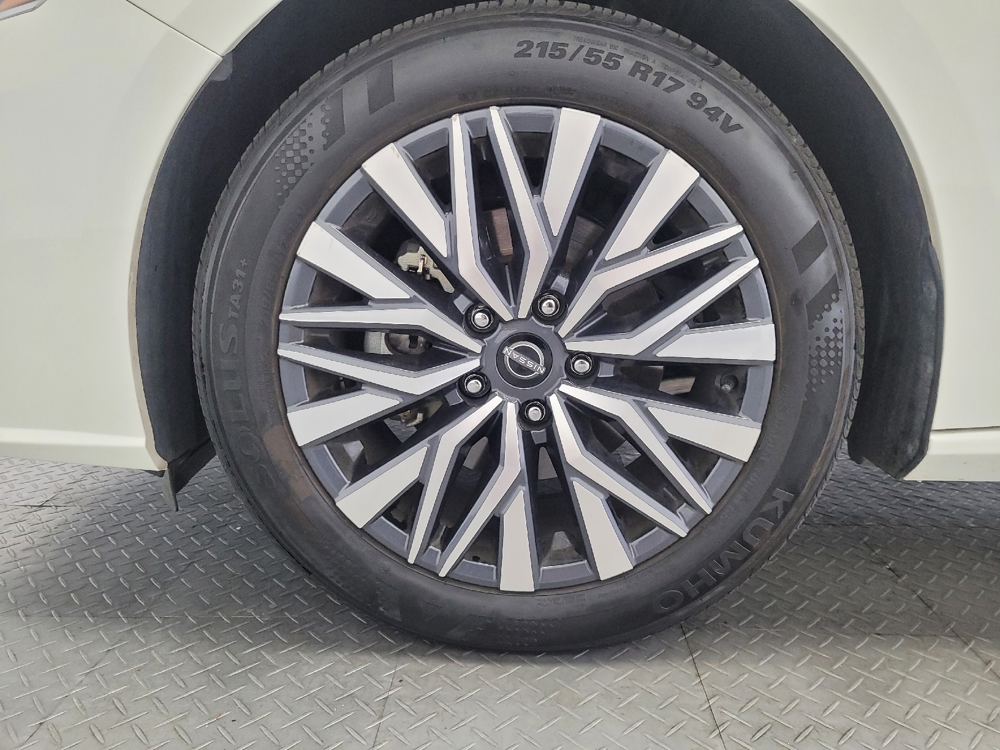2025 Nissan Altima SV - Photo 24