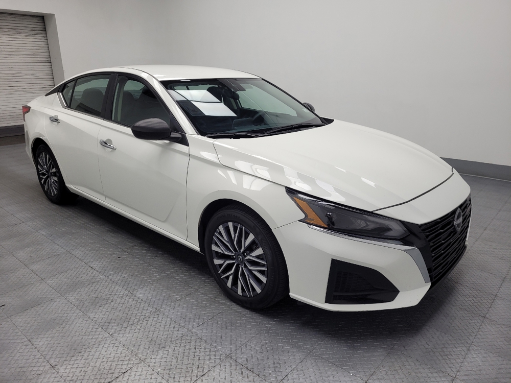 2025 Nissan Altima SV - Photo 9