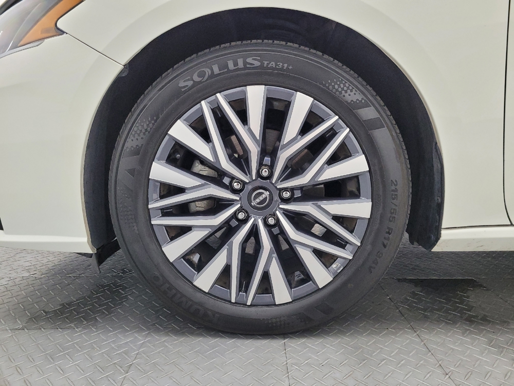 2025 Nissan Altima SV - Photo 24
