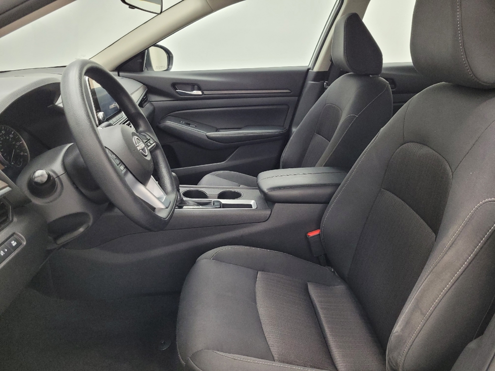 2025 Nissan Altima SV - Photo 13