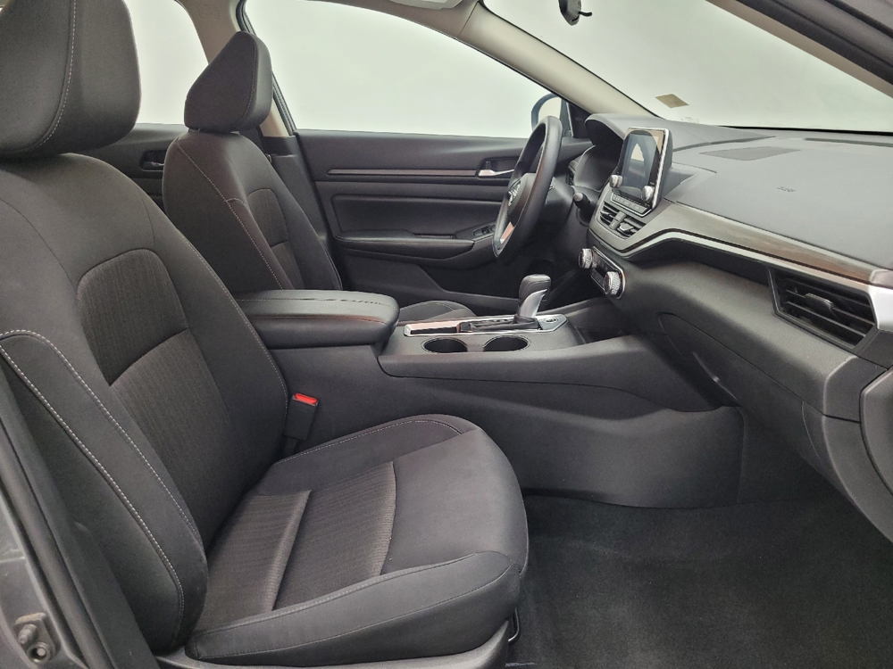 2025 Nissan Altima SV - Photo 16