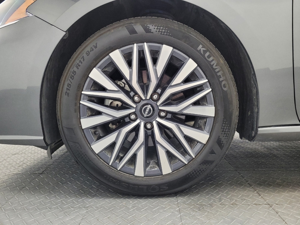 2025 Nissan Altima SV - Photo 24