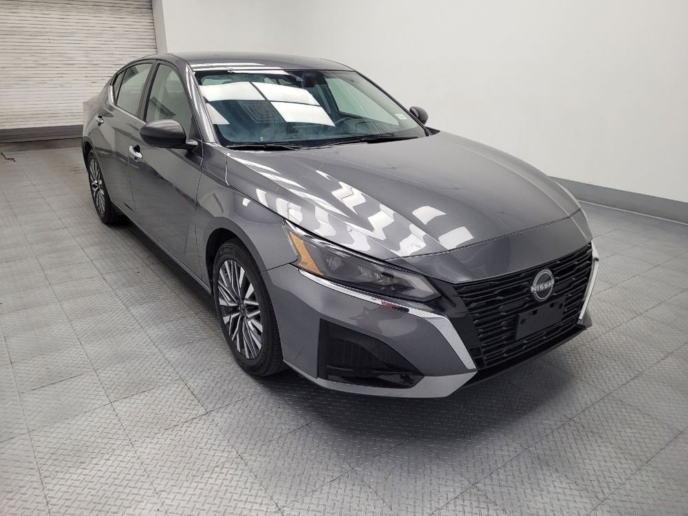 2025 Nissan Altima SV - Photo 10