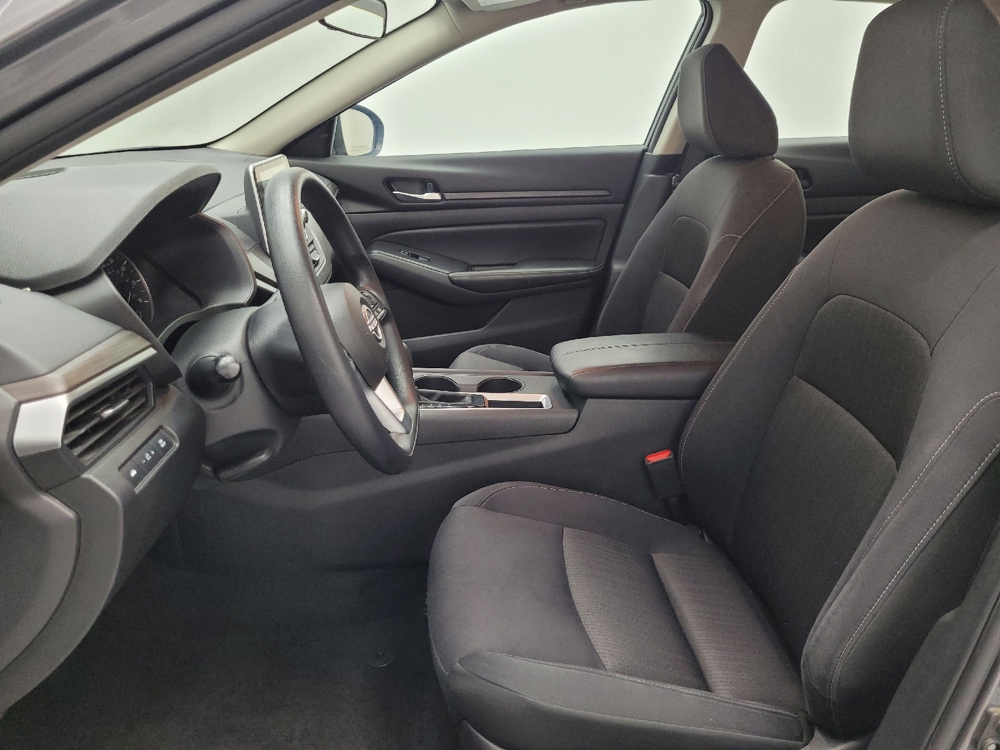 2025 Nissan Altima SV - Photo 13
