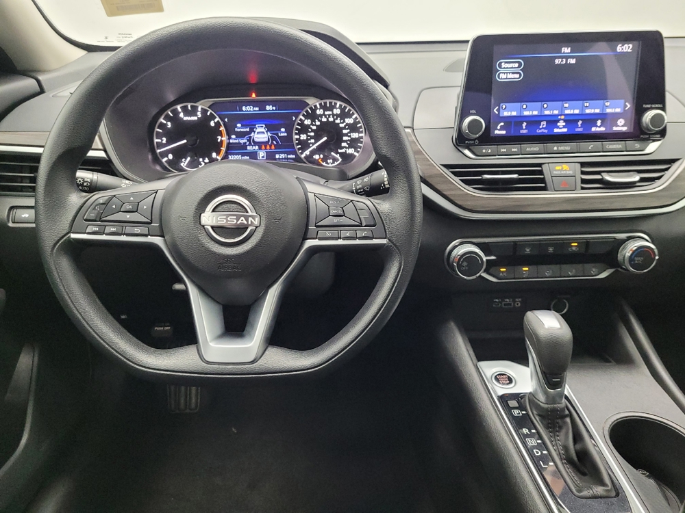 2025 Nissan Altima SV - Photo 17