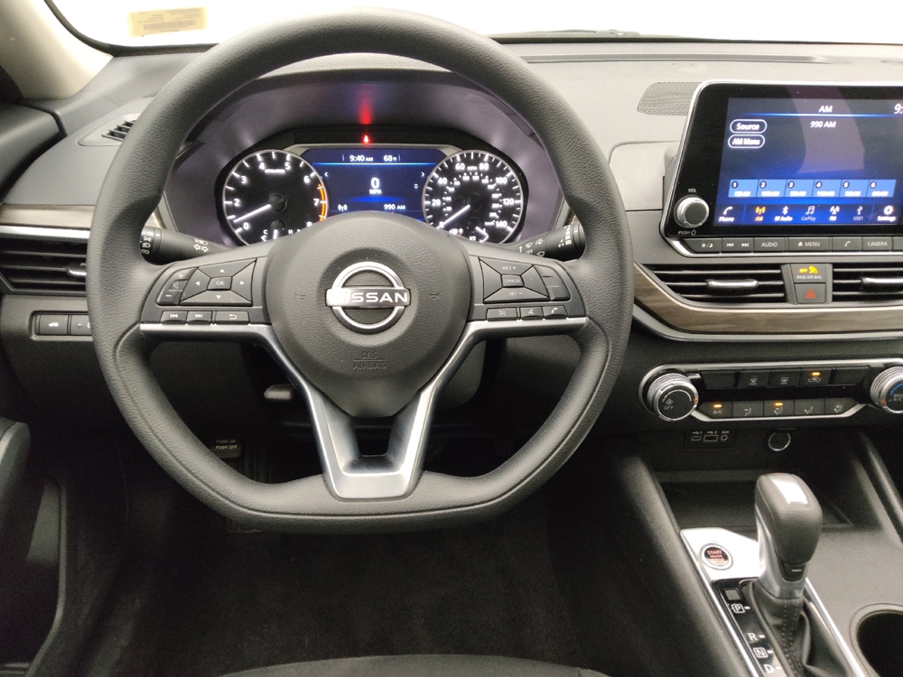 2025 Nissan Altima SV - Photo 17