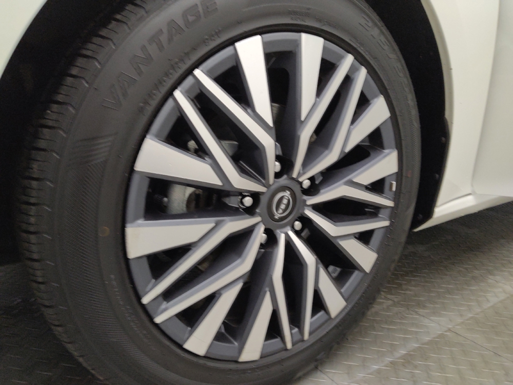 2025 Nissan Altima SV - Photo 24