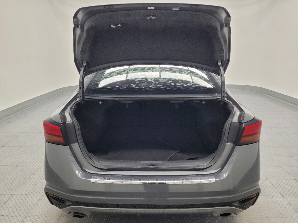 2019 Nissan Altima SR - Photo 22