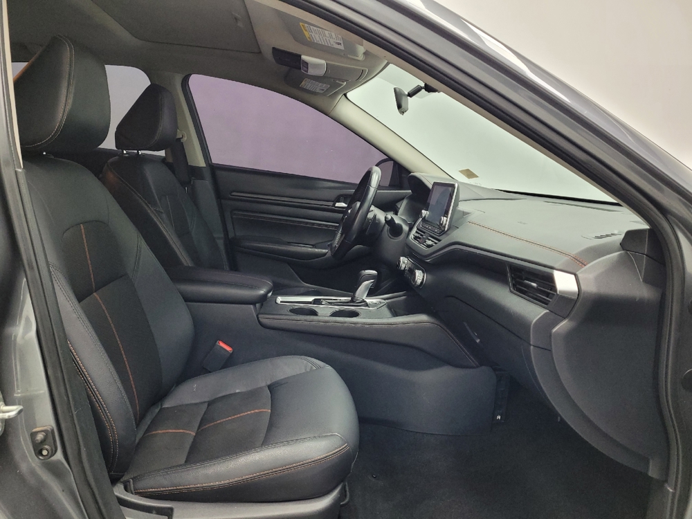 2019 Nissan Altima SR - Photo 16