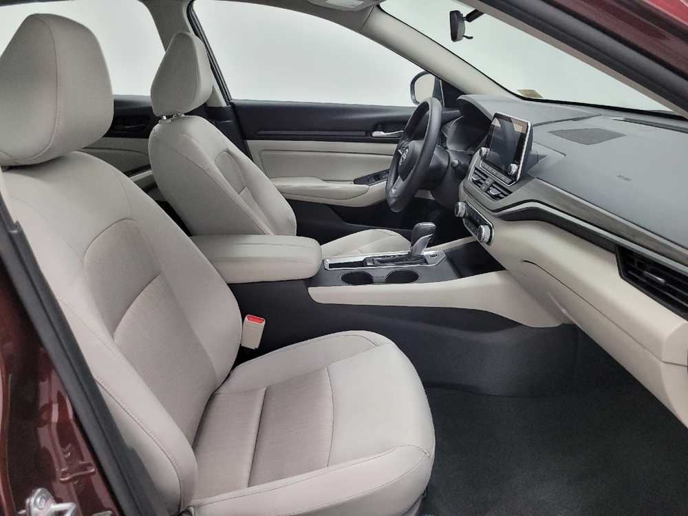 2025 Nissan Altima SV - Photo 16