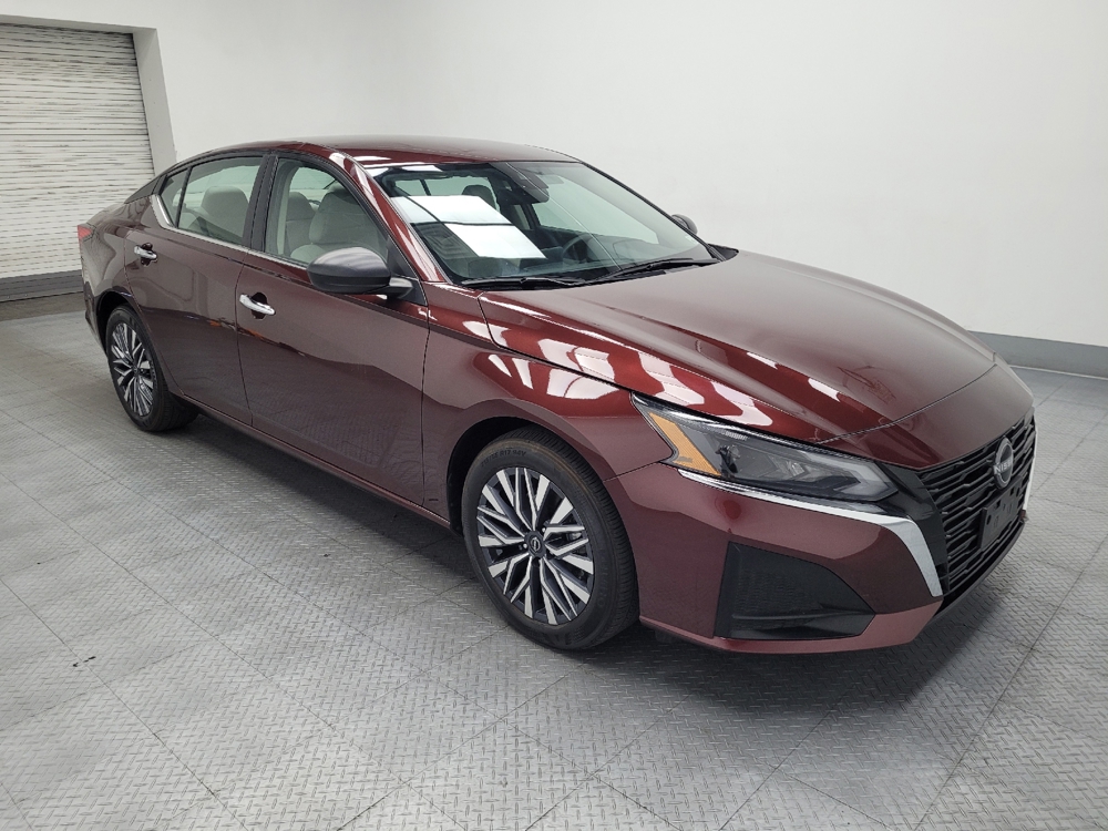 2025 Nissan Altima SV - Photo 9