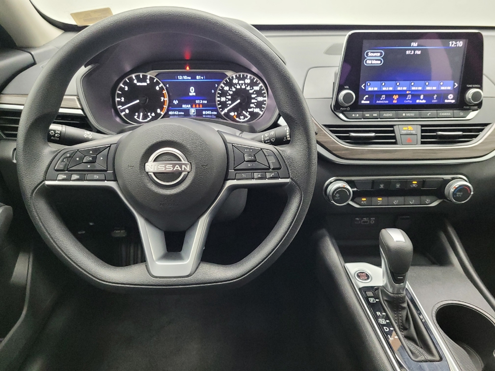 2025 Nissan Altima SV - Photo 17