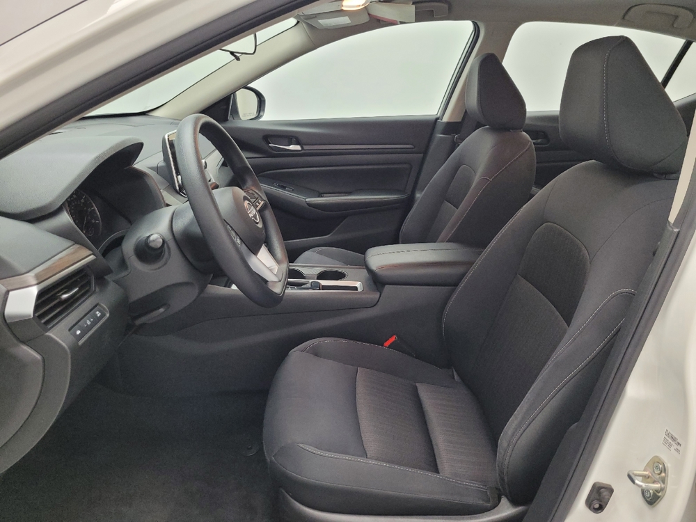 2025 Nissan Altima SV - Photo 13